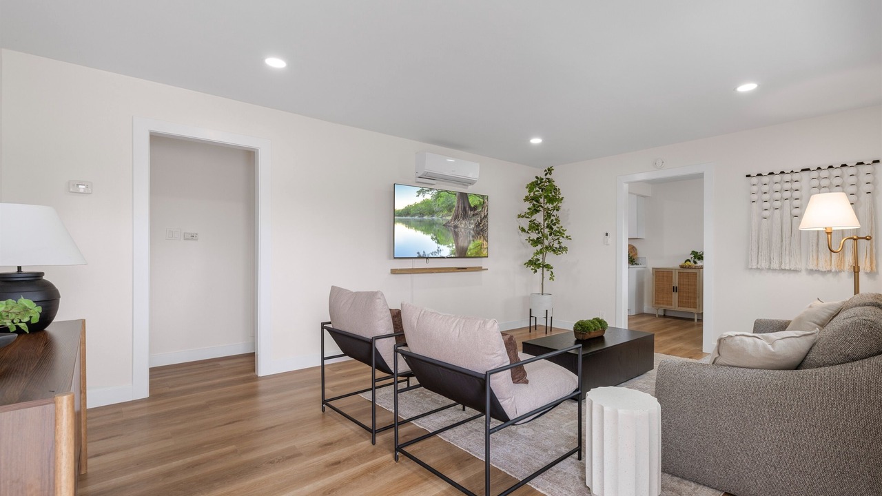 Photo of Livingroom in Clairemont