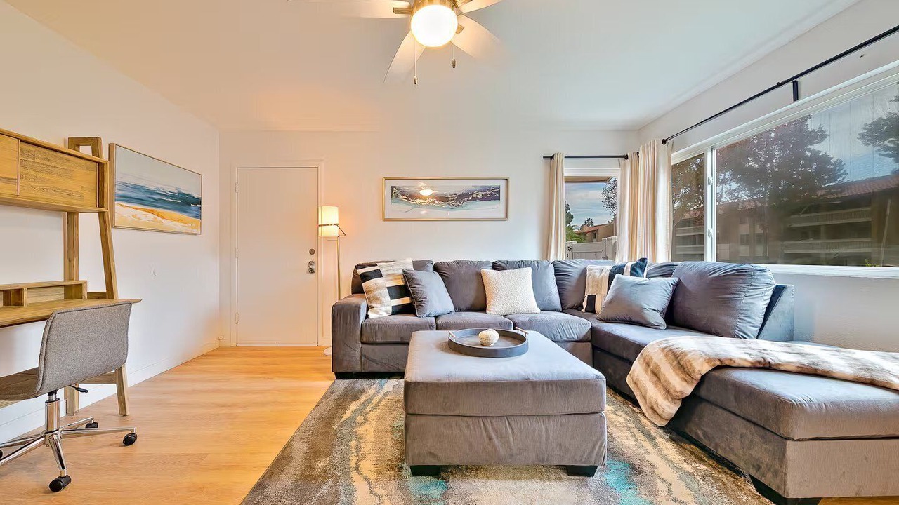 Photo of Livingroom in Pacific Beach