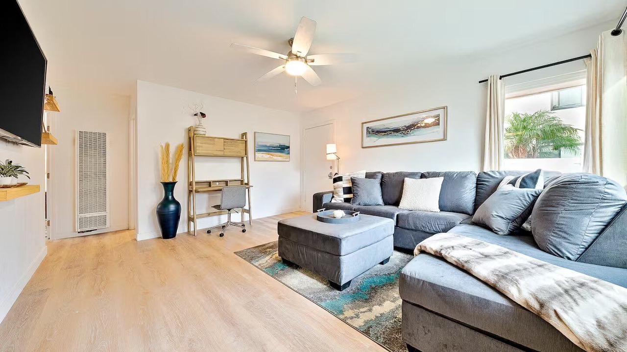 Photo of Livingroom in Pacific Beach