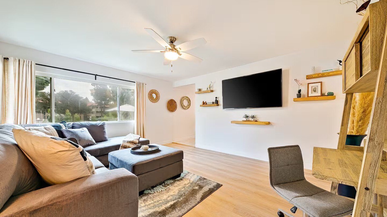 Photo of Livingroom in Pacific Beach