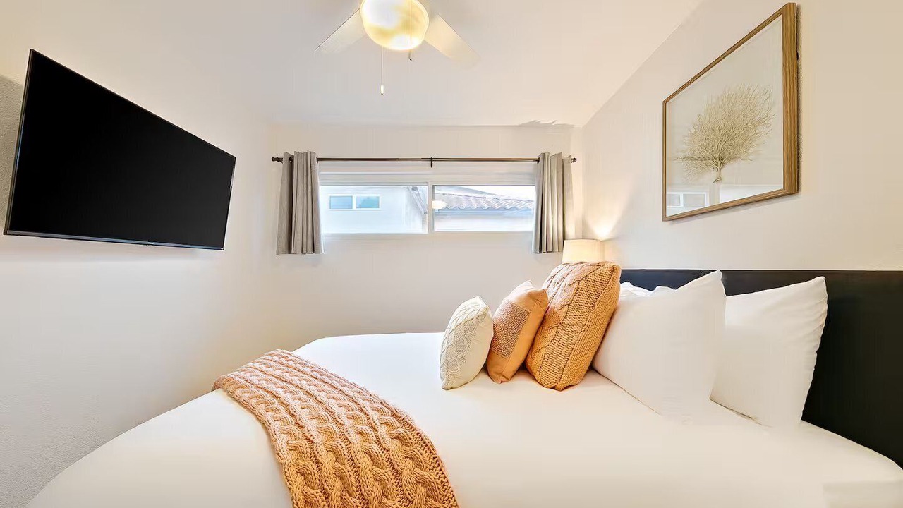 Photo of Bedroom in Pacific Beach