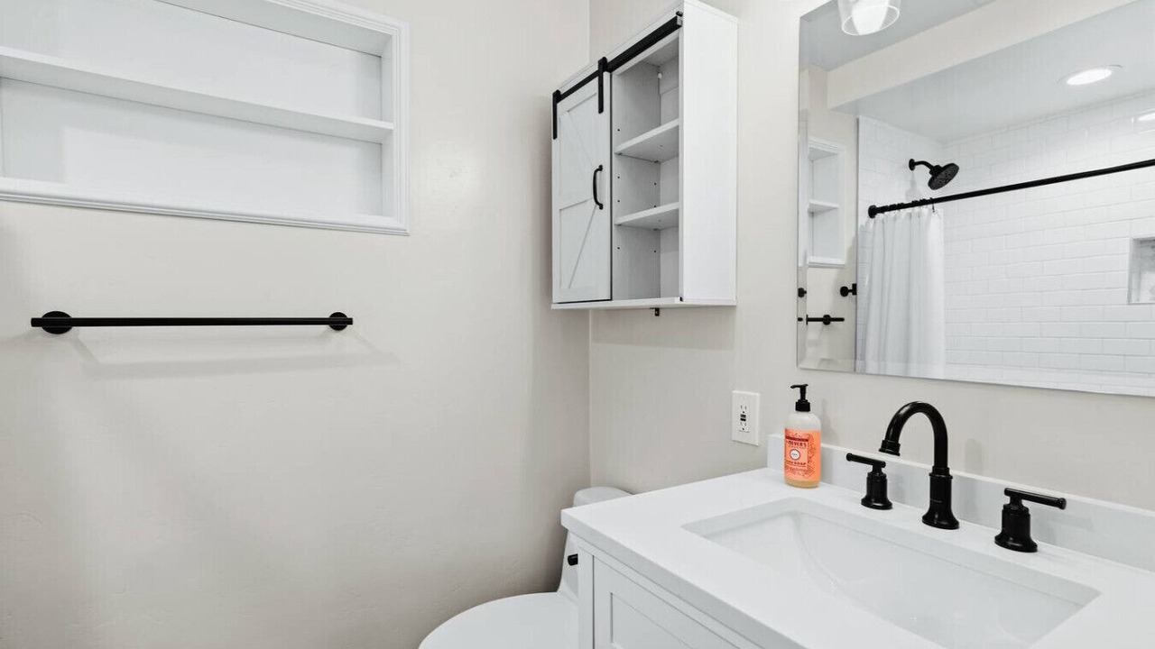 Photo of Bathroom in Linda Vista