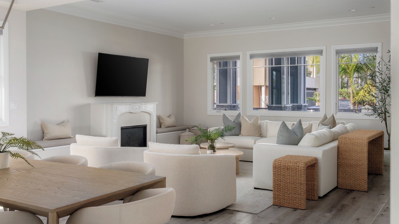 Photo of Livingroom in Crown Point