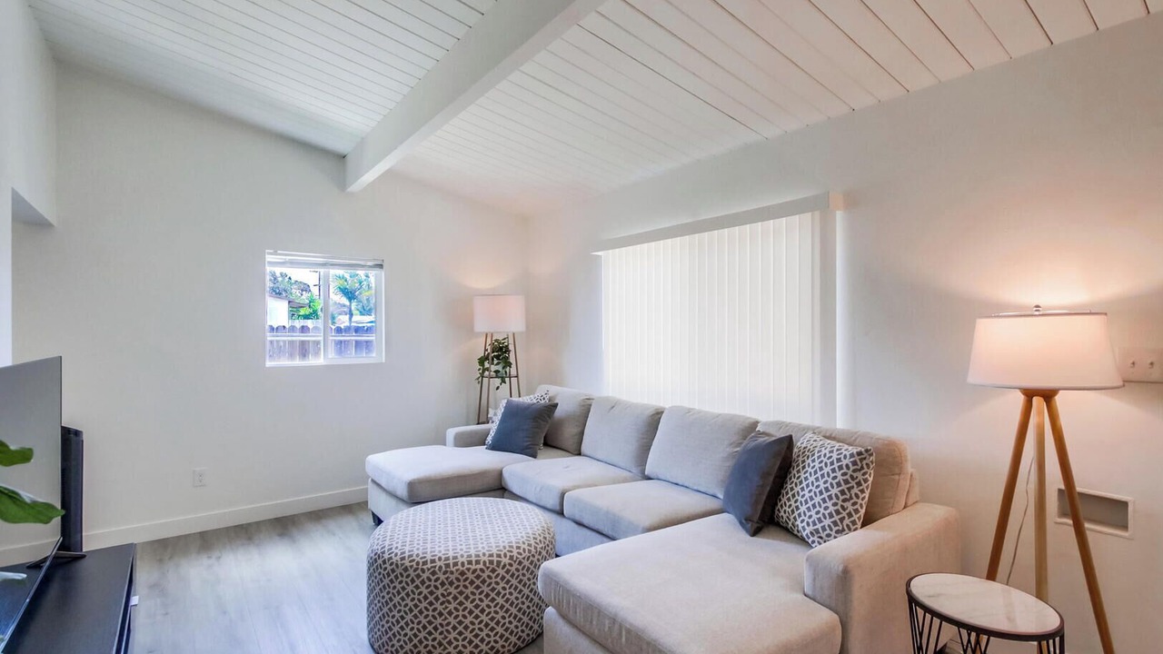 Photo of Livingroom in North Clairemont