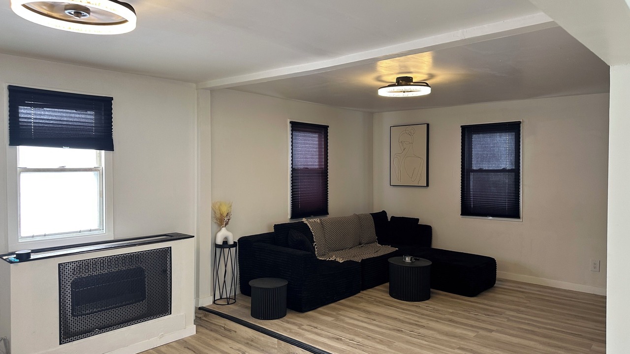 Photo of Livingroom in Warren