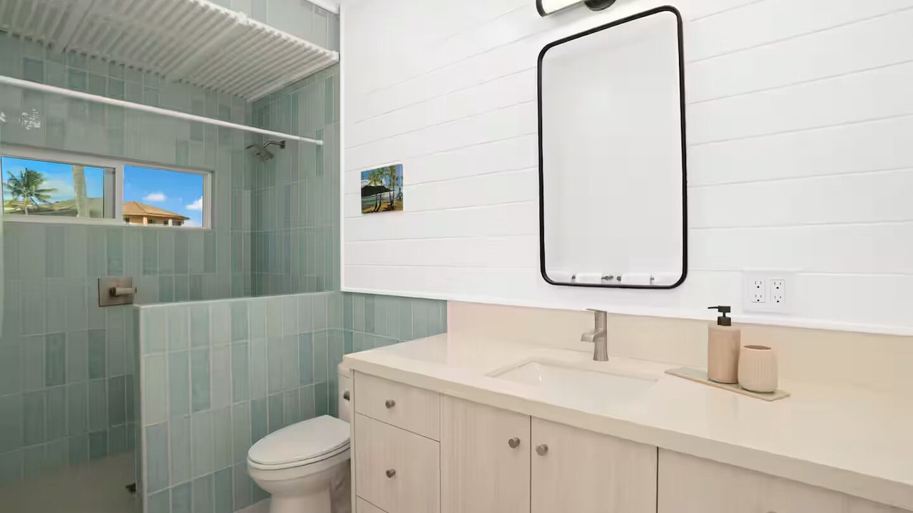 Photo of Bathroom in Wailua