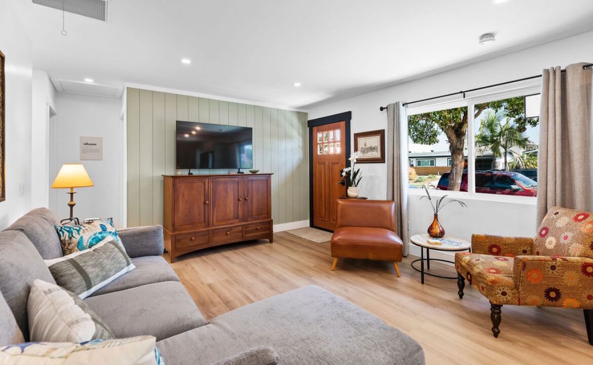 Photo of Livingroom in Clairemont