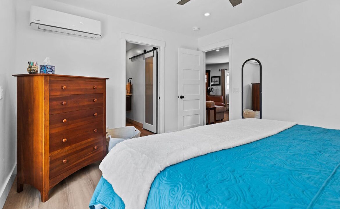 Photo of Bedroom in Clairemont