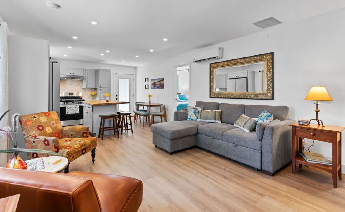 Photo of Livingroom in Clairemont