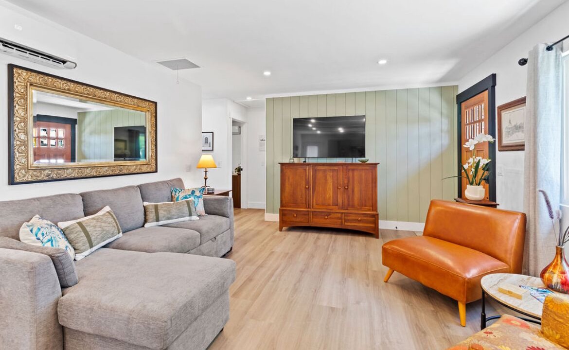 Photo of Livingroom in Clairemont