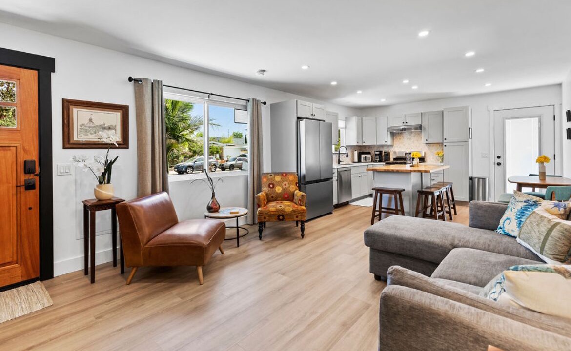Photo of Livingroom in Clairemont