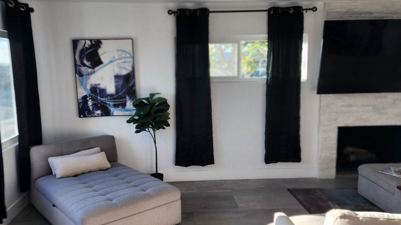 Photo of Livingroom in North Clairemont