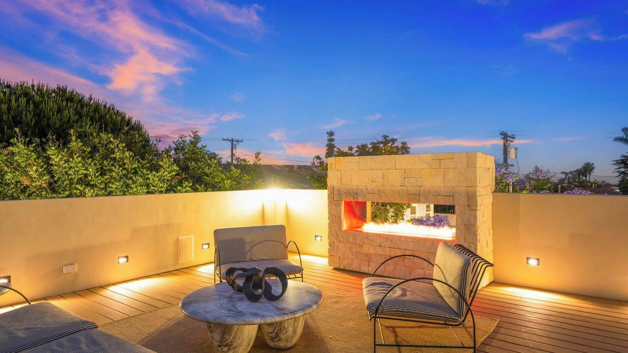 Photo of Livingroom in Village of La Jolla
