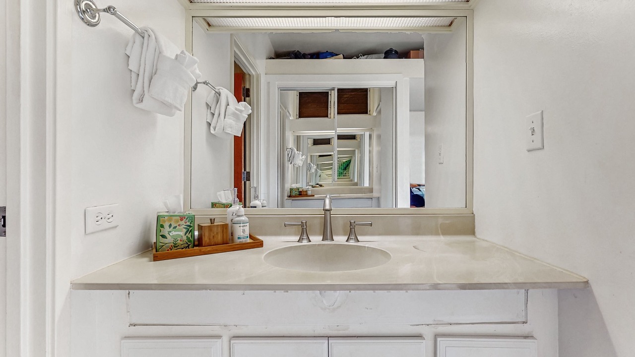 Photo of Bathroom in Maunaloa