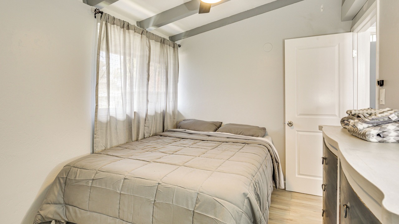 Photo of Bedroom in Clairemont
