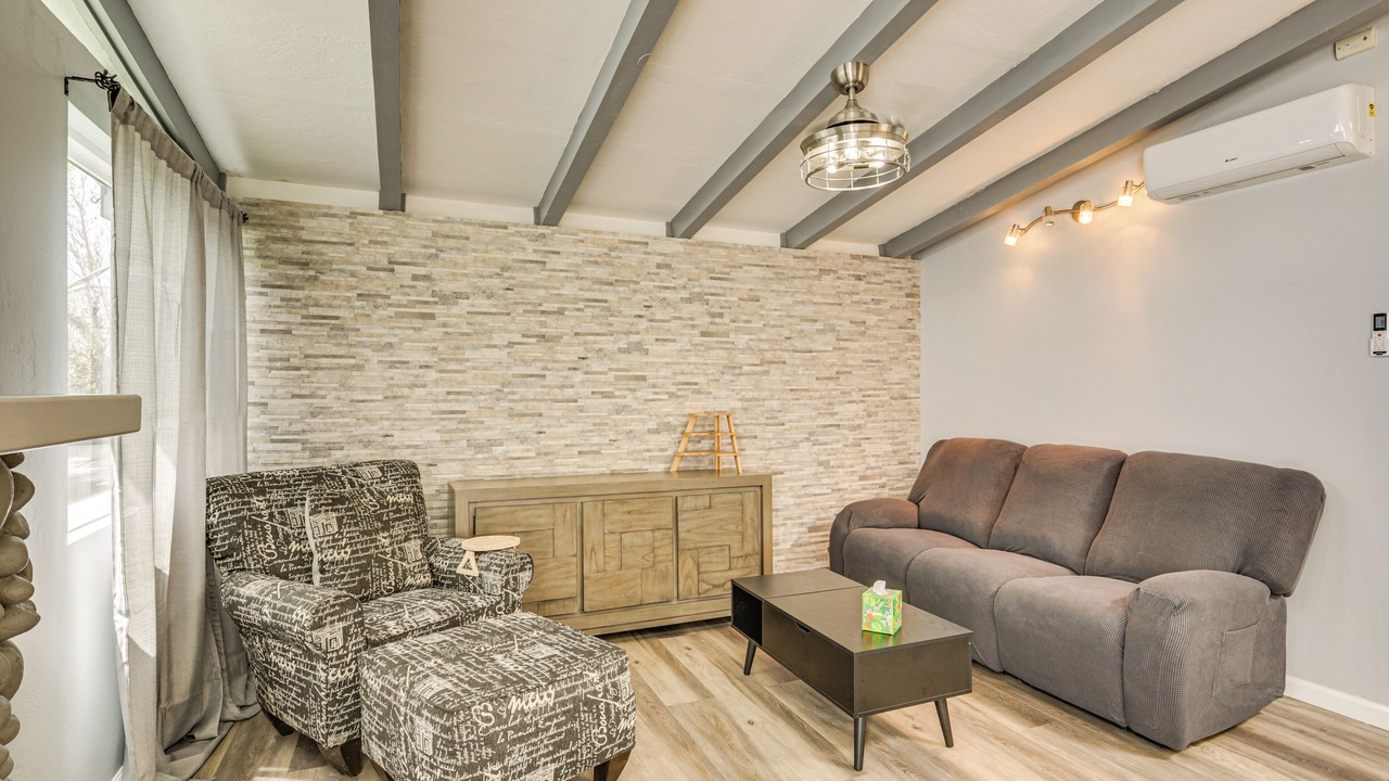 Photo of Livingroom in Clairemont