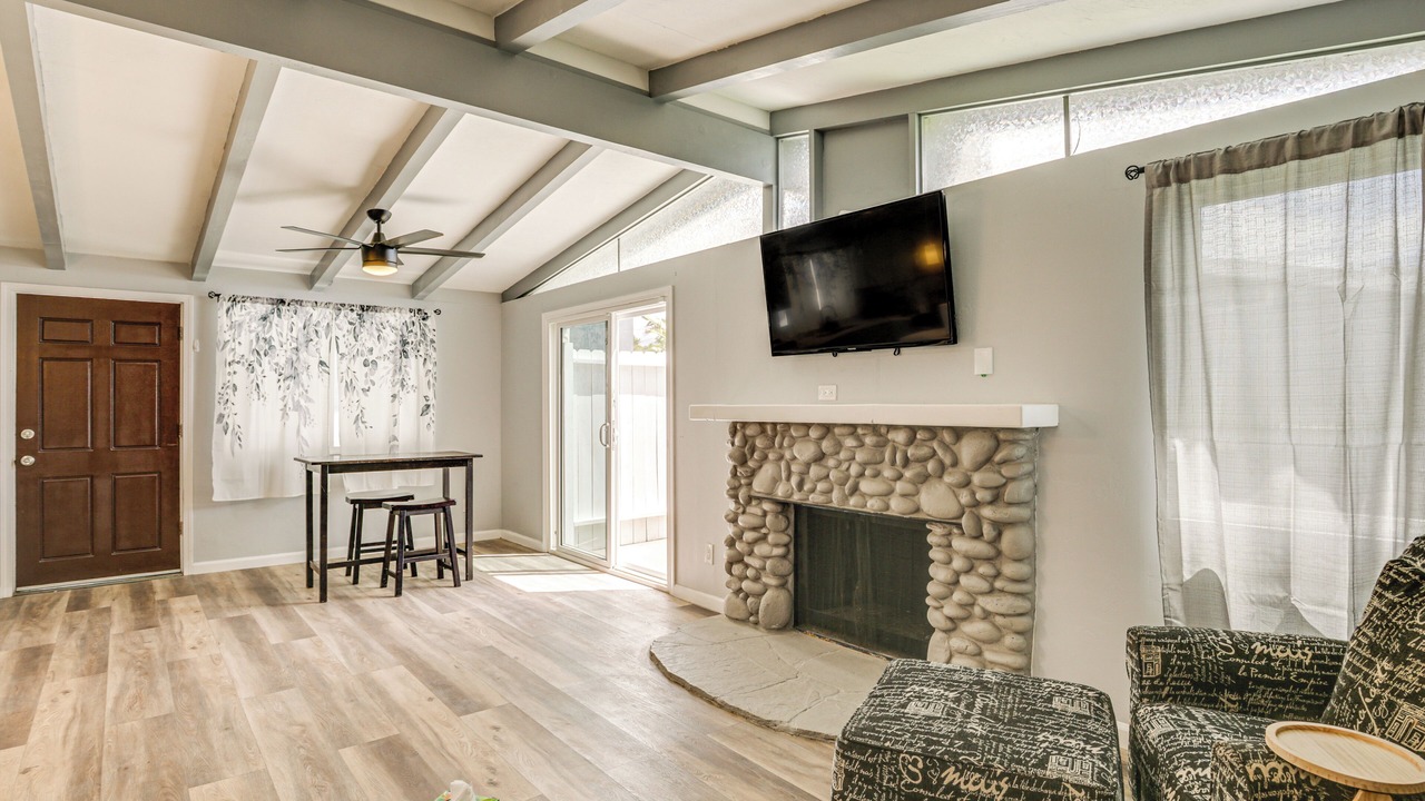 Photo of Livingroom in Clairemont