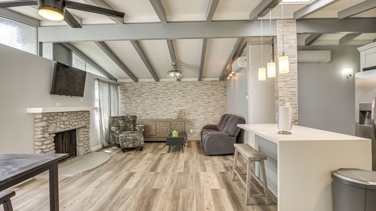 Photo of Livingroom in Clairemont
