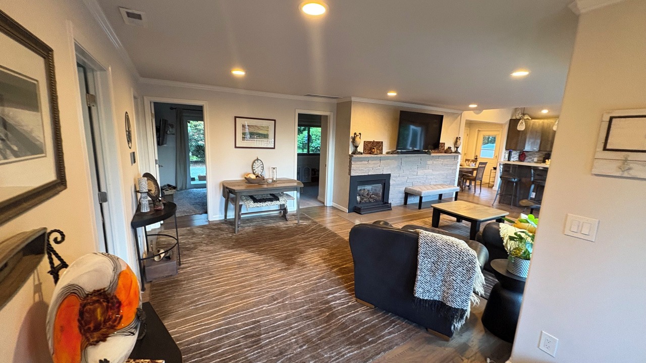 Photo of Livingroom in Mukilteo