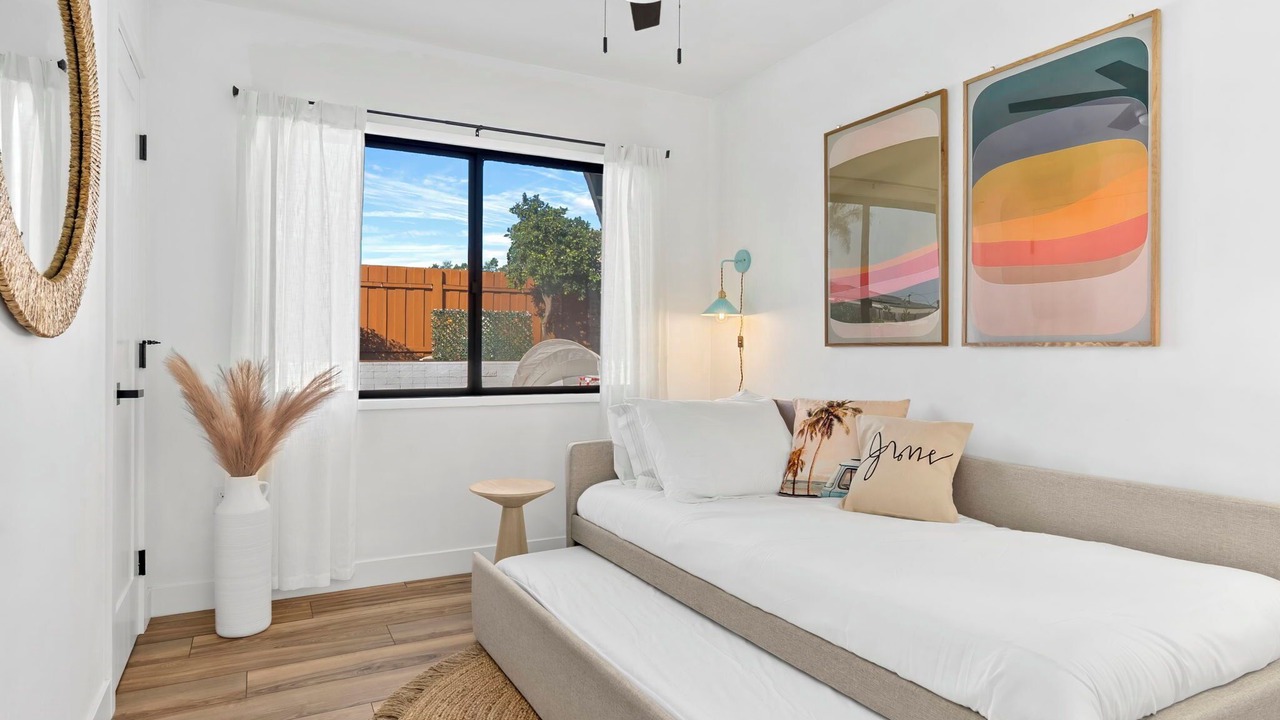 Photo of Bedroom in Allied Gardens