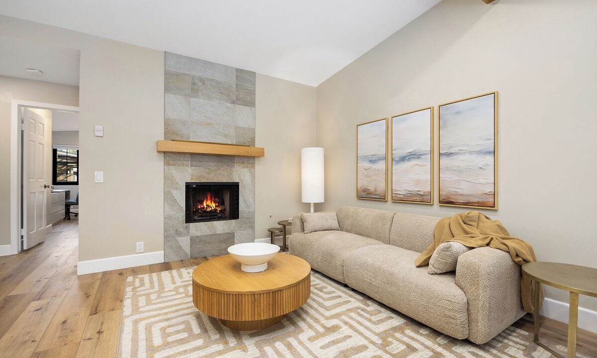 Photo of Livingroom in La Jolla Village