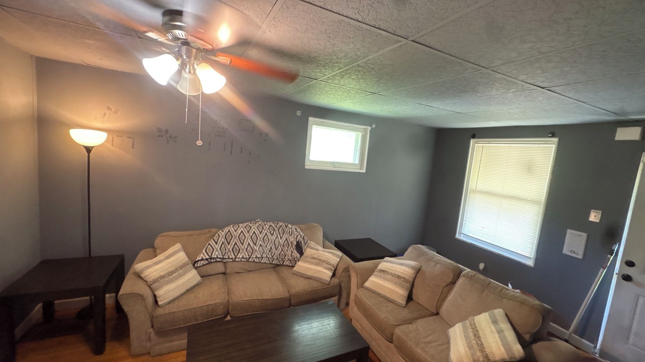 Photo of Livingroom in Bel-Ridge