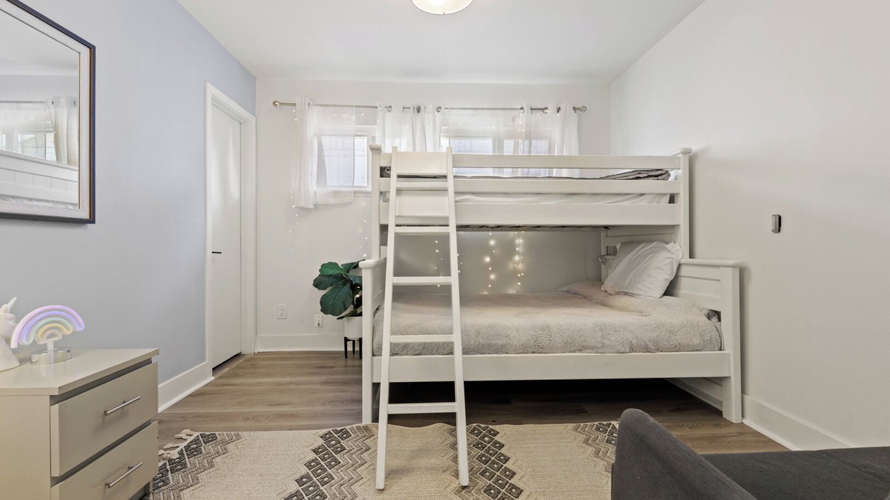 Photo of Bedroom in University City