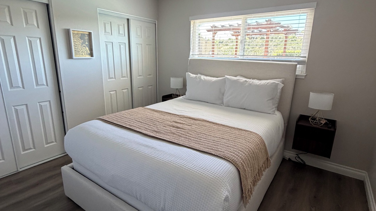 Photo of Bedroom in Allied Gardens