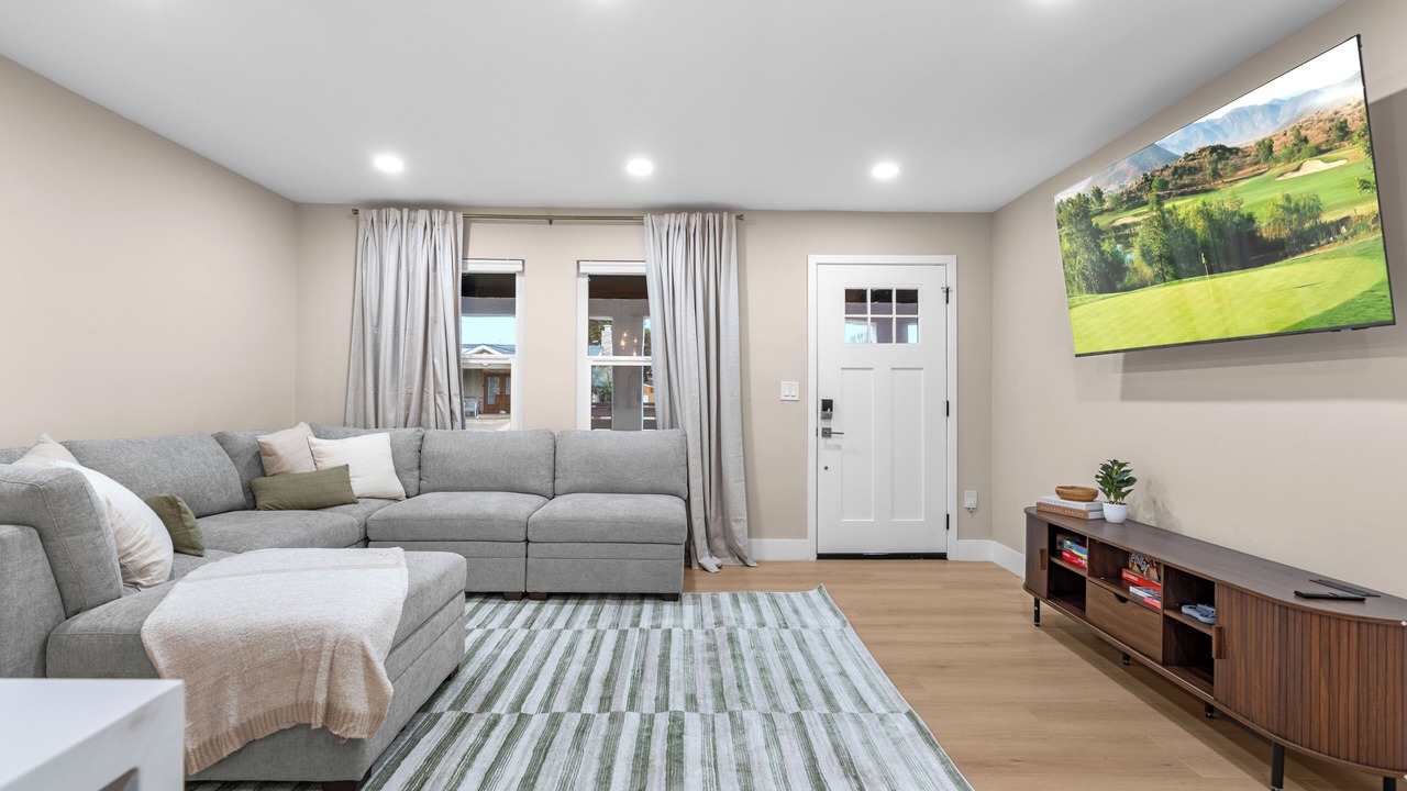 Photo of Livingroom in North Clairemont
