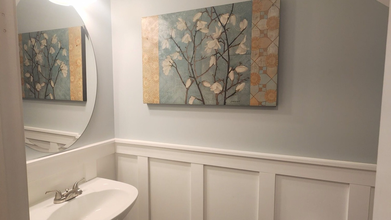 Photo of Bathroom in Hurwood Heights