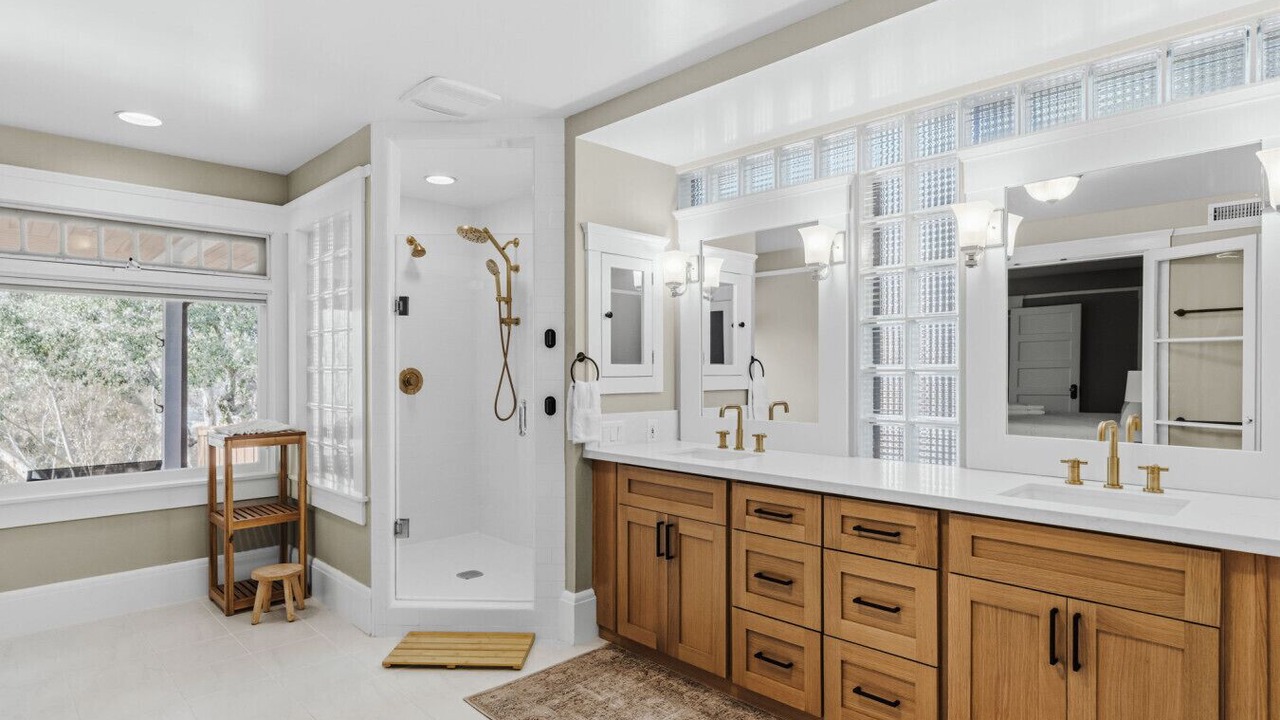 Photo of Bathroom in Mission Hills