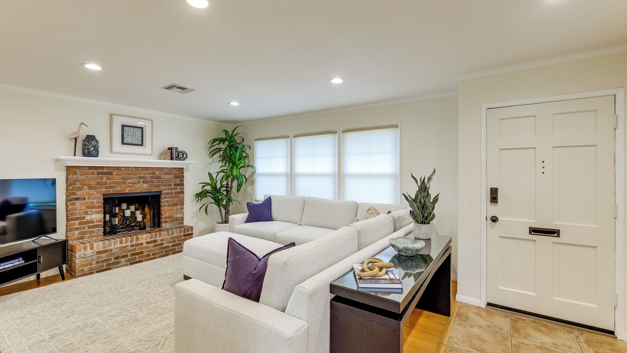 Photo of Livingroom in Clairemont