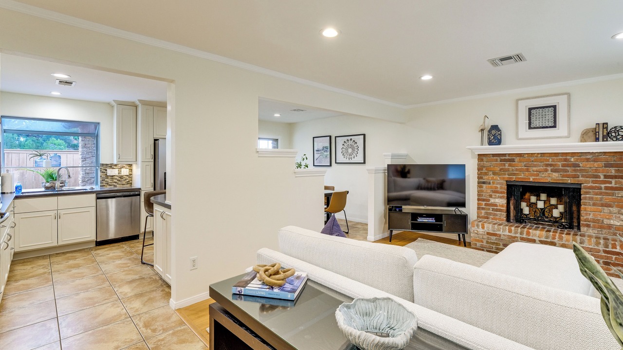 Photo of Livingroom in Clairemont