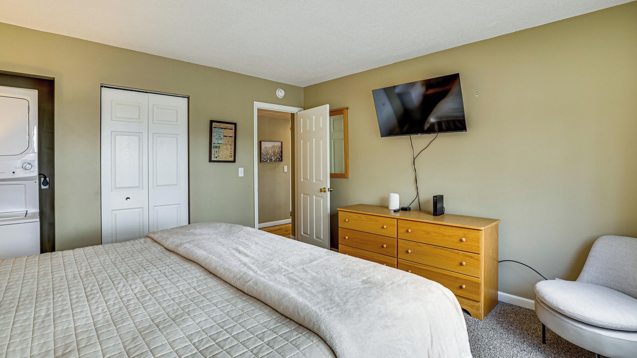 Photo of Bedroom in Greentown