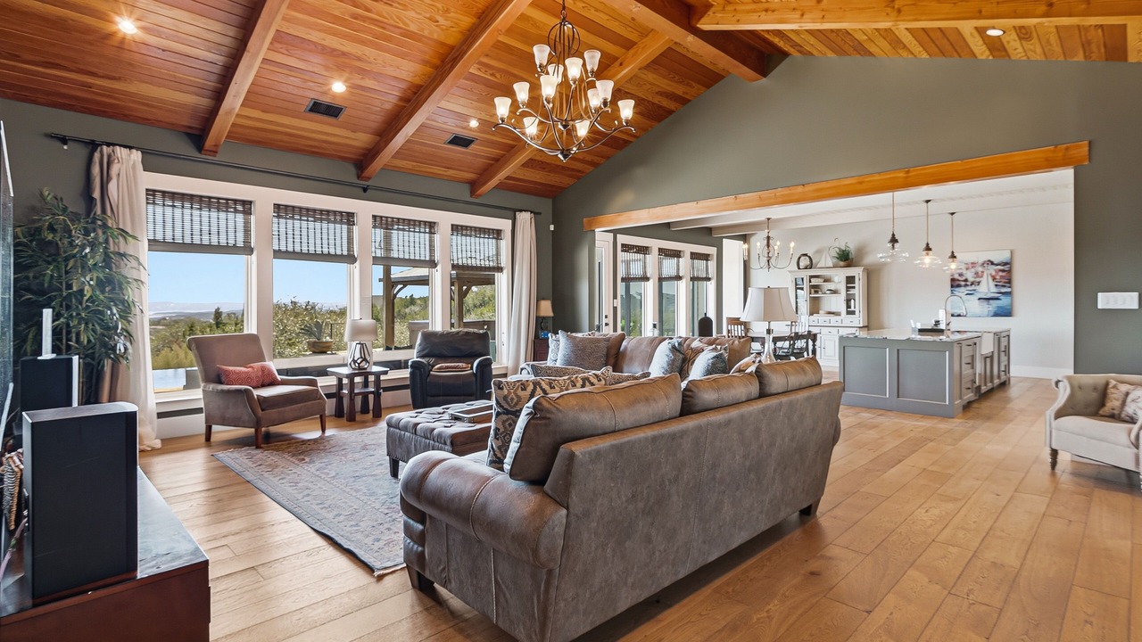 Photo of Livingroom in Canyon Lake