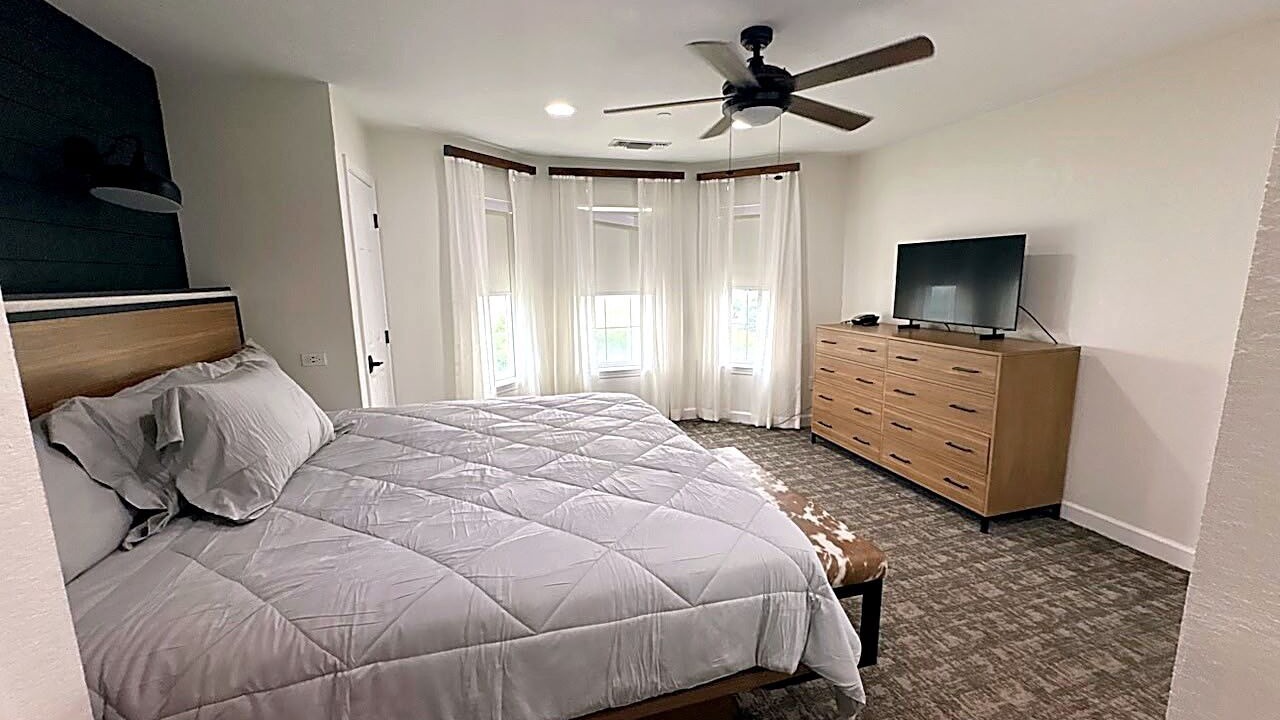 Photo of Bedroom in Canyon Lake