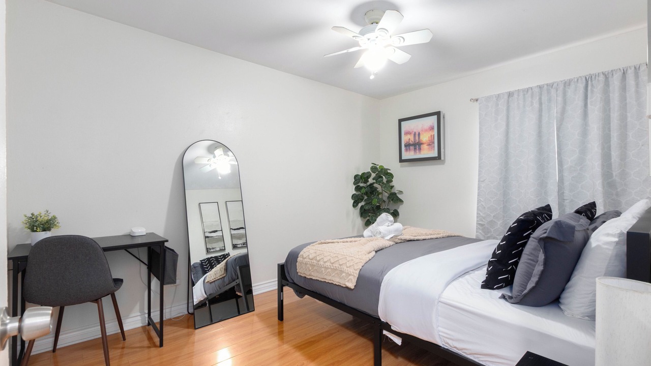 Photo of Bedroom in North Clairemont