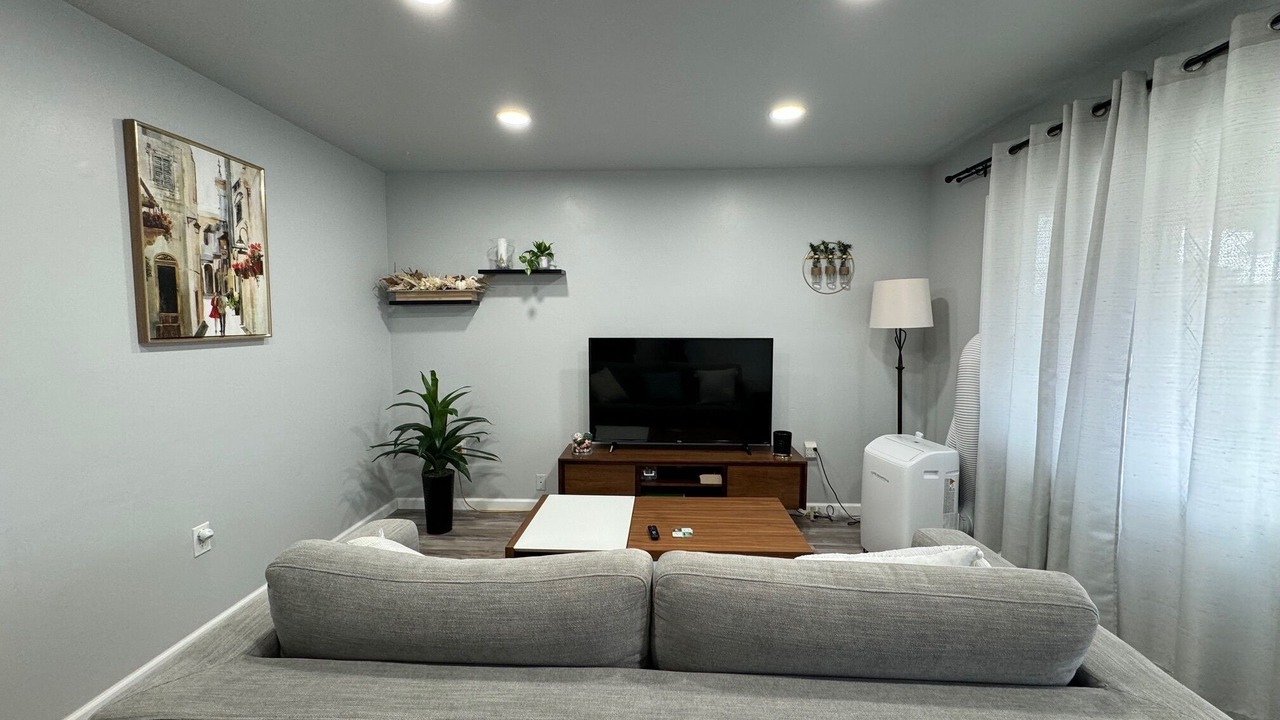 Photo of Livingroom in North Clairemont