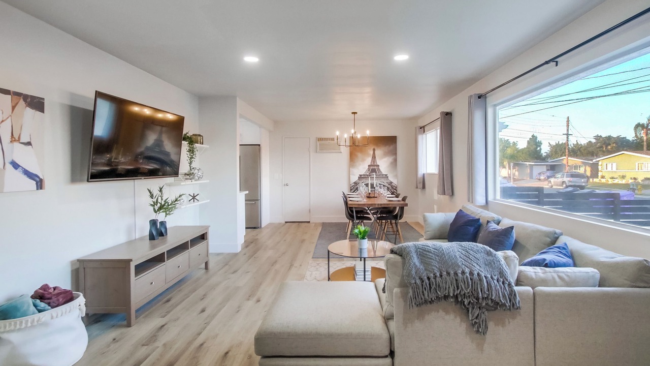 Photo of Livingroom in Clairemont