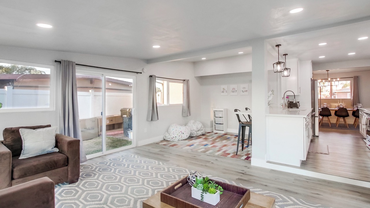 Photo of Livingroom in Clairemont