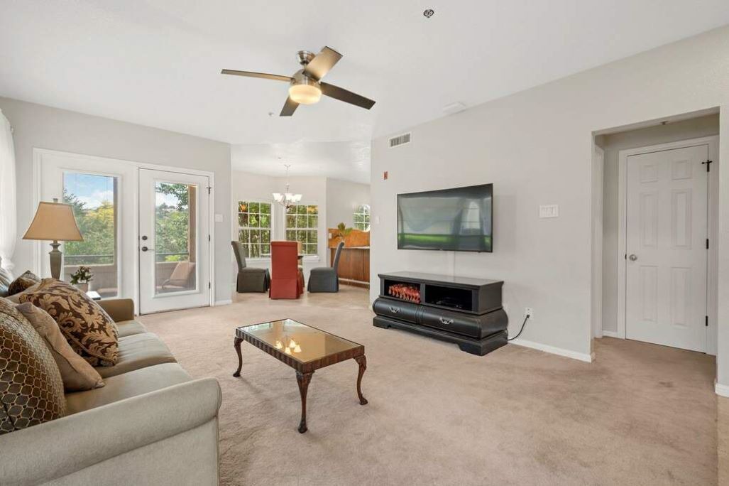 Photo of Livingroom in Highland Lake Estates