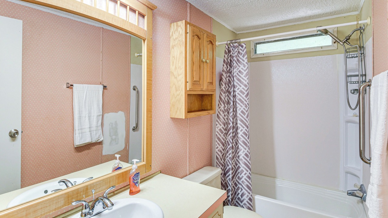 Photo of Bathroom in Crescent City