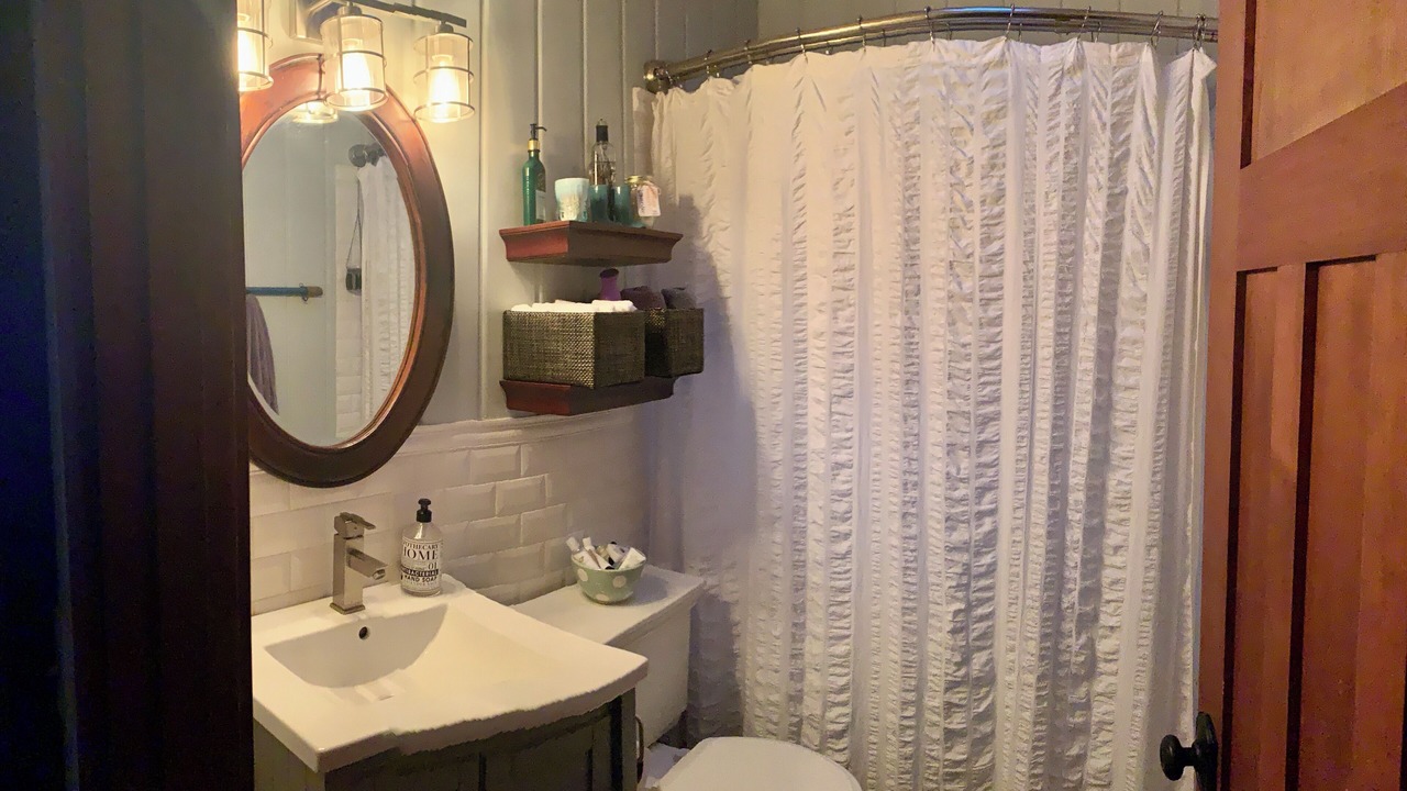 Photo of Bathroom in Lake Roesiger