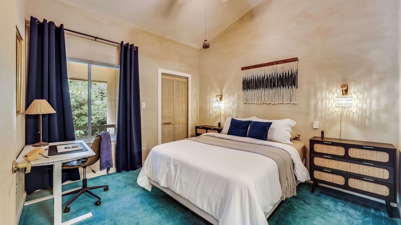 Photo of Bedroom in Hudson Bend