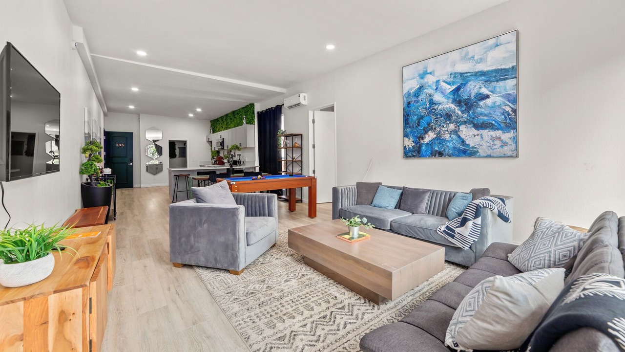 Photo of Livingroom in Mission Valley East