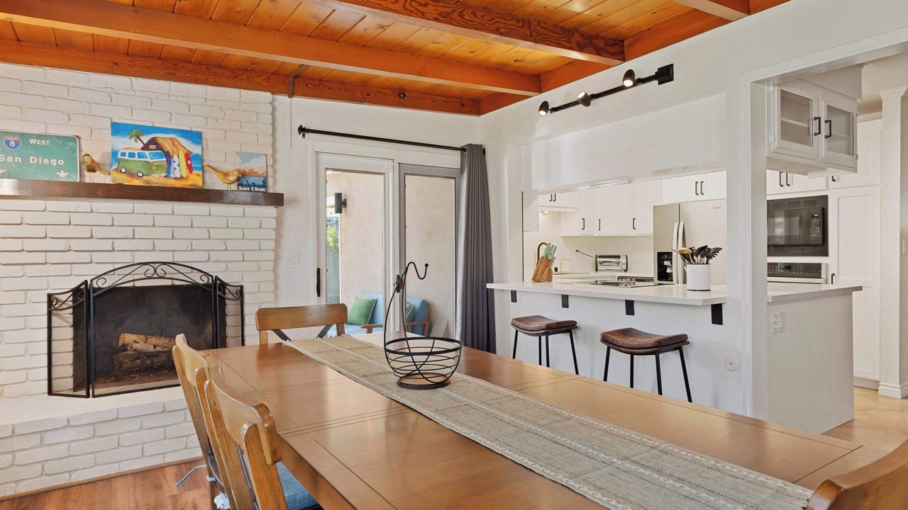 Photo of Livingroom in Clairemont Mesa East
