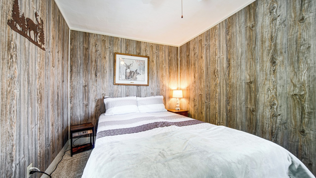 Photo of Bedroom in Centerville