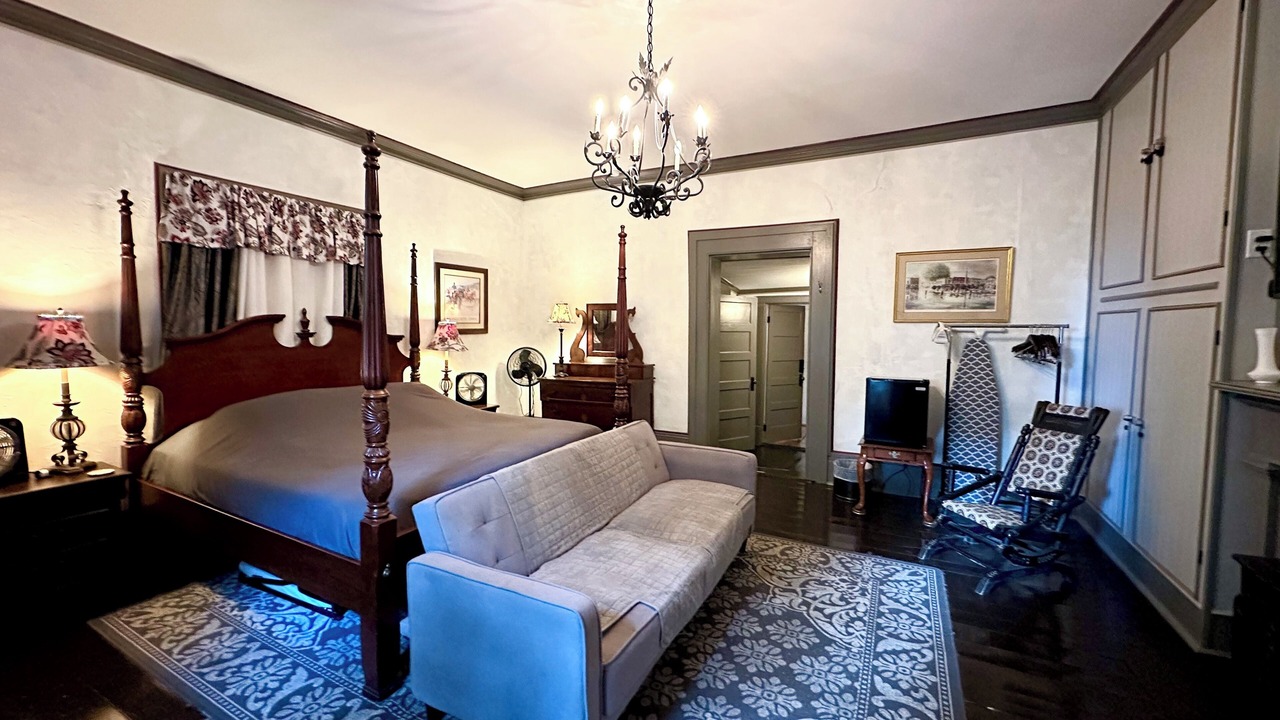Photo of Bedroom in Shelbyville