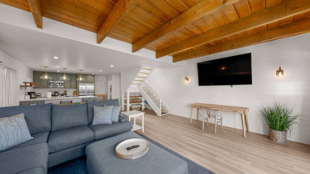 Photo of Livingroom in Beach Barber Tract