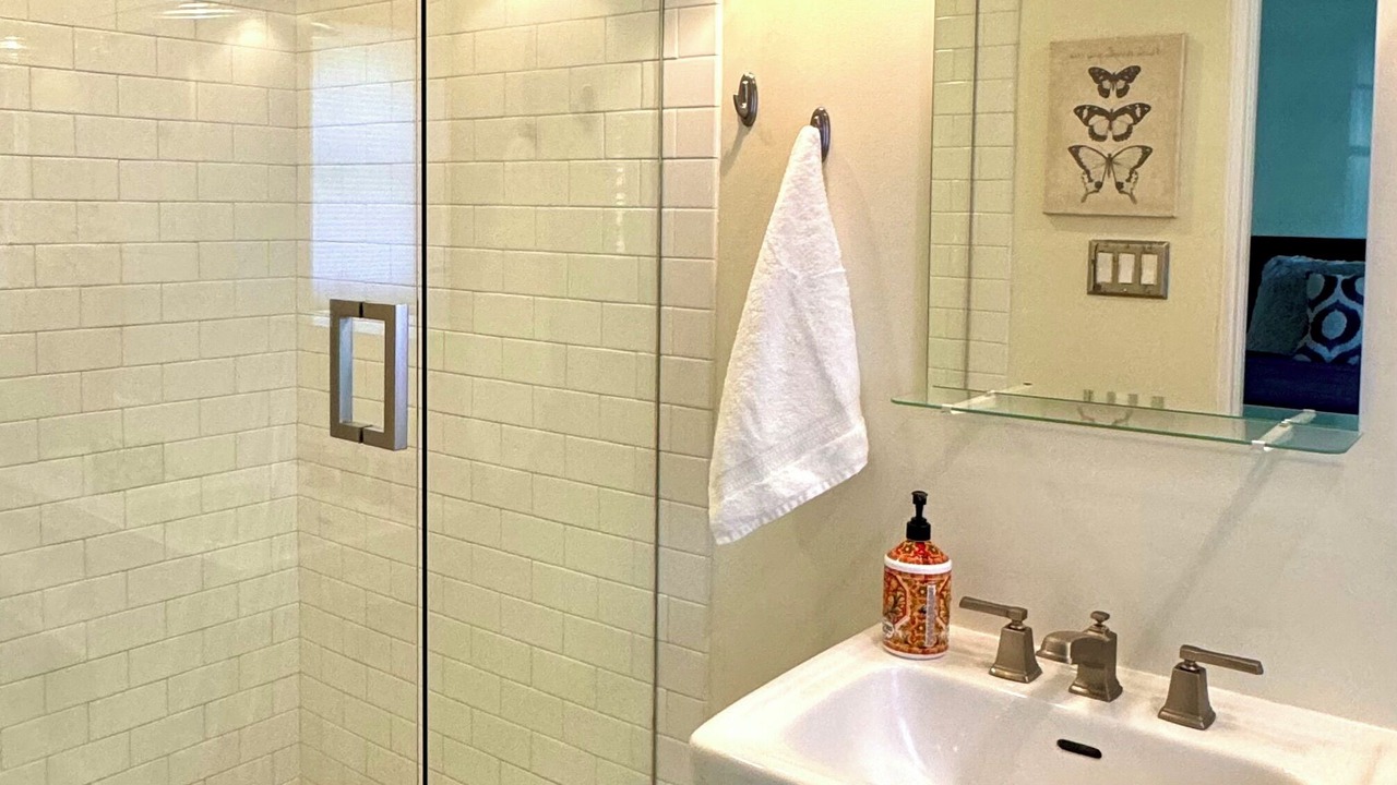 Photo of Bathroom in Mission Hills